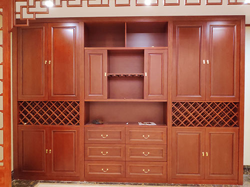 大理中式家居装修之中式酒柜装修效果图